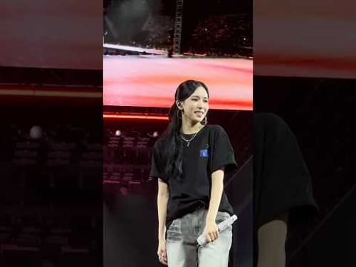 Mina hug 🤗 #Twice #mina #thisisfor #hongkong