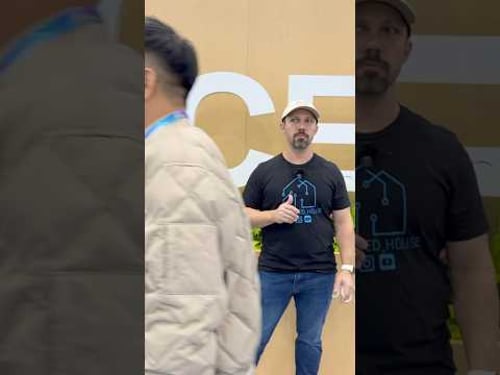 Filming on a show floor requires patience ๐
#bloopers #creator