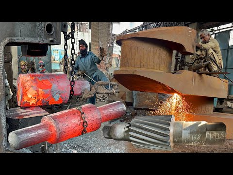 The Biggest Ship’s Cutting Crankshaft To Make Industrial Giant Rolling Mill Gear in Factory