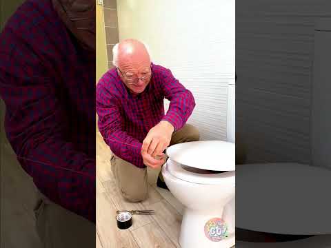 この男性は、何十年もいたずらを完璧にしてきました!🕰️😈