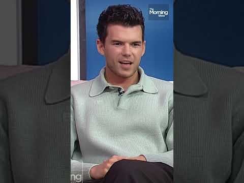 Bridgerton's Nicola Coughlan, Luke Newton on why THAT steamy carriage scene went on WAY too long 🔥