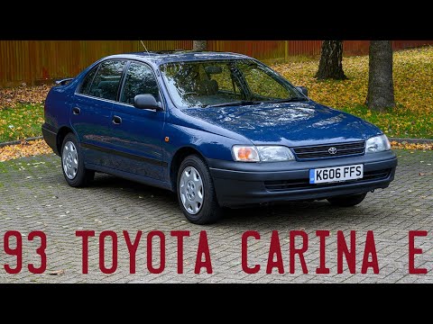 1993 Toyota Carina E goes for a drive