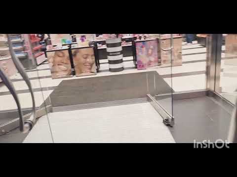 Traveling downtown to pick up my Sephora birthday gift.