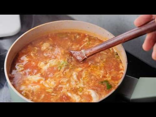 Got tomatoes and eggs at home? Make this cozy Tomato & Egg Soup (Ge Da Tang) everyone loves! ๐
๐ฅ๐