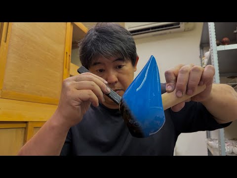 真っ青な酒器を作るプロセス。G7広島サミットで各国首脳に贈呈された作品。