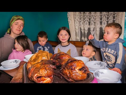 Simple LIFE in the mountains away from civilization and people, amazing dinner with family