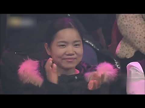 那威女儿上台,胖丫头真的太可爱了,一口东北腔笑翻全场!