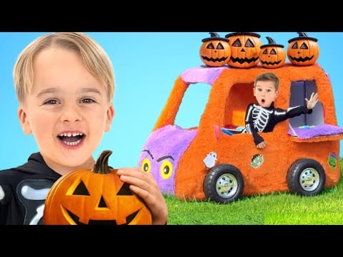 أطفال يلعبون خدعة أم حلوى - قصص هالوين ممتعة للأطفال