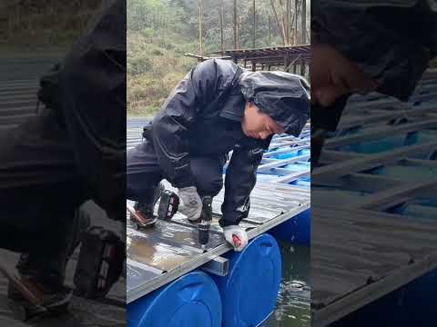 Amazing show of skills, building water platforms【Water Dweller】