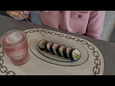 Vlog ㅣ살찌는계절🐷 삼겹김치볶음밥, 크래미오이김밥, 대패삼겹찜, 홍시요거트, 새우아보카도샌드위치