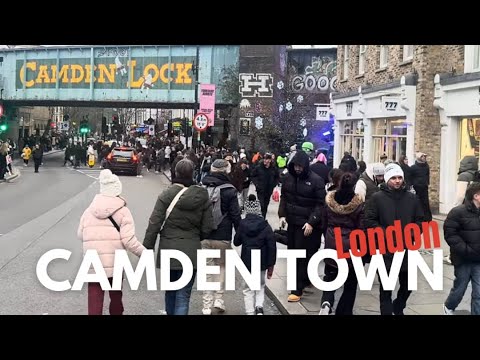 Camden Bridge to Camden Market, Christmas vibes in full swing 🎄 🎅