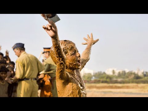 他只答对9道题,就赚了2000万,靠的却是悲惨的人生经历,79万人打出8.6高分,20分钟看完2008年印度爱情电影《贫民窟的百万富翁》