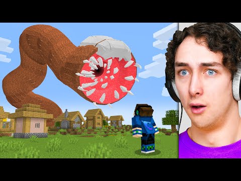I Fooled My Friend with WORMS in Minecraft
