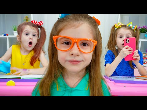 Eva and friend at school collection | Eva Bravo Play