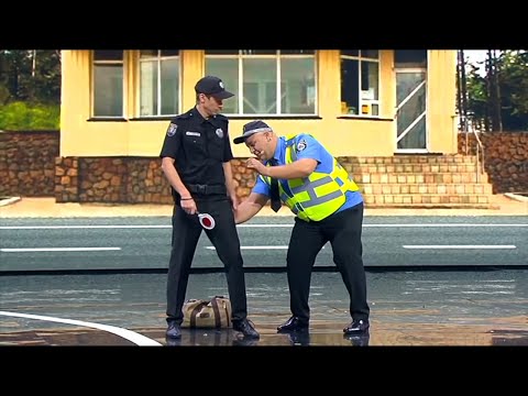 Коп VS Гаишник - Кто круче? Кому проще дать взятку на посту ГАИ? | Приколы 2022