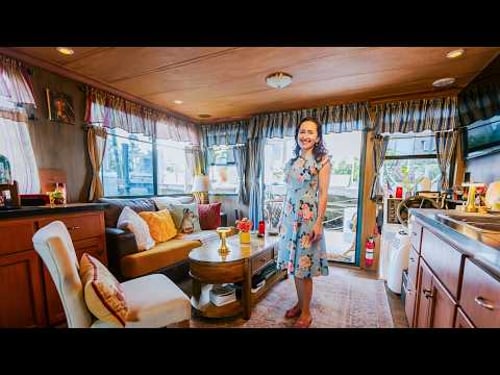 Woman Living on a Charming Houseboat to Beat Expensive Rents