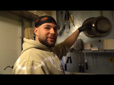 Frikadellen King from Hamburg!! Good German cuisine | Own snack bar at 21 years old