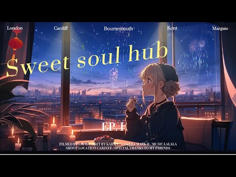 Glamorous New Year's Feast: Dining Amidst Sparkling City Lights魅力新年盛宴:在闪闪发光的城市灯光下用餐