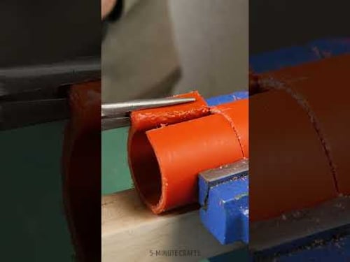 A useful hack with PVC pipe latch if you need to close the door immediately 🚪