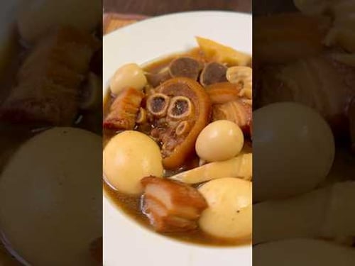 Braised pork trotters and pork belly