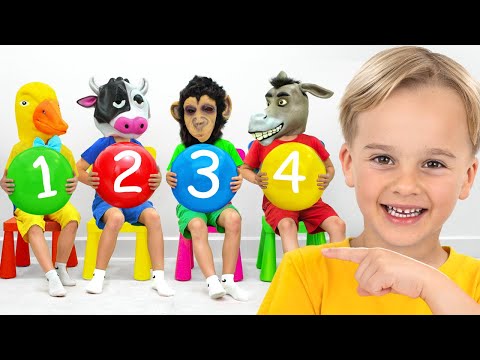 Mike plays hide-and-seek with Uncle - Story about animal masks