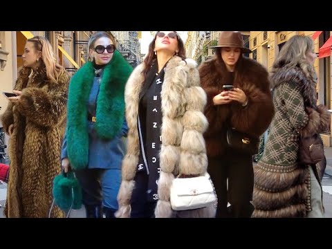 January 2026 Milan Street Fashion Trends๐ฎ๐นLuxury Coats Looks. Elegant Shopping Walk