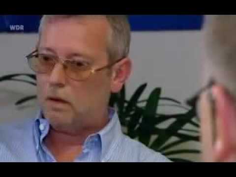 menschen auf dem weg zum idiotentest