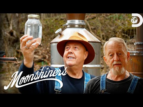 Mark & Digger’s Legacy Whiskey | Moonshiners | Discovery