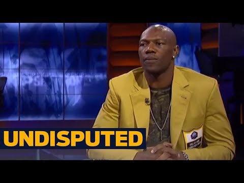 Skip Bayless challenges Terrell Owens for being divisive and disruptive | UNDISPUTED