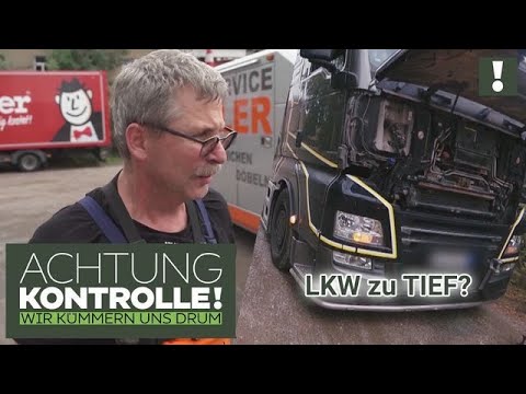 "Guck dir das TIEFE BOOT an!" Liegengebliebener LKW macht Abschleppen KNIFFLIG! | Achtung Kontrolle