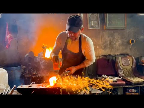 🔥⚔️Turning an Old Saw Blade into a Handmade Damascus Knife.