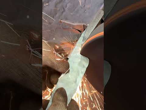 1000 Knives a Day. 69 Year old Japanese Blacksmith