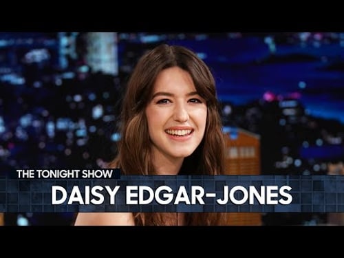 Daisy Edgar-Jones Tries Girl Scout Cookies for the First Time | The Tonight Show