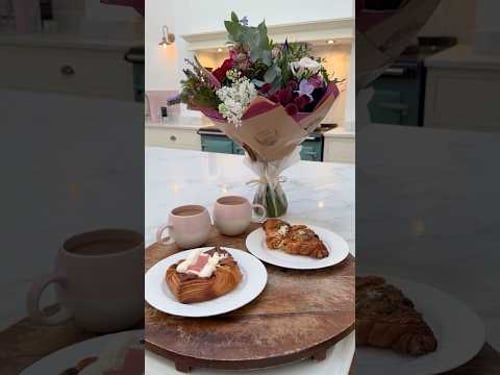 Valentine's Day at Totnes House is rather easy thanks to our neighbours being the Bearded Floristas!