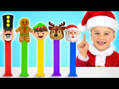 Les enfants se transforment en super-héros - Une histoire de jouets de Noël pour les enfants