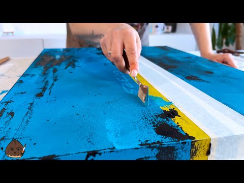 Miami Blau und glänzendes Blattsilber: Dieses Kunstwerk begeistert auf ganzer Linie!