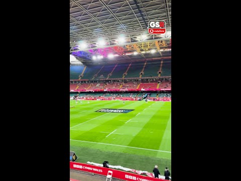 Elinor Snowsill gives Wales a pre-game SPEECH! 🏴