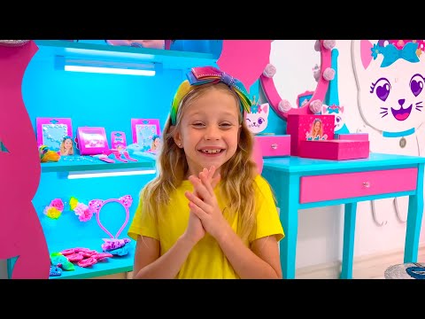 Настя играет в салон красоты чтобы помочь другу