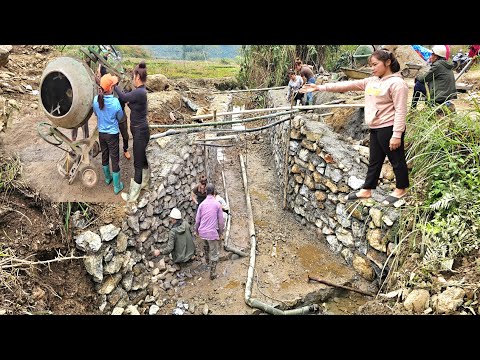 TIMELAPSE: 120 days The community of villagers works together to design and build sewer systems