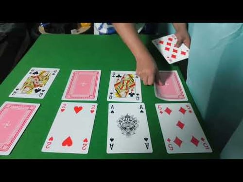 Pasensya na masyadong maliit ang mga baraha, para hindi niyo makita ang daya. #magic #viral