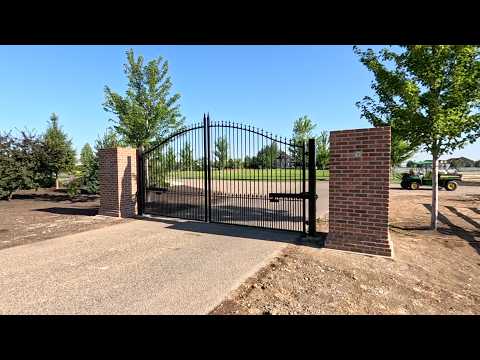 Pole Barn/Pillar Update, Apricot Harvest & Planting Hydrangeas/Perennials! 🙌😍🌿 // Garden Answer