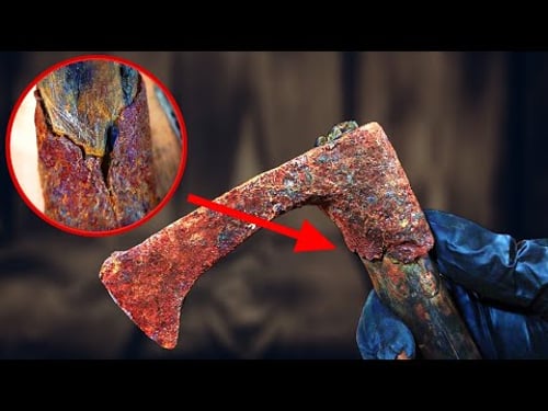 Unbelievable! Restoring a Rusty Axe That Shouldn’t Exist Anymore