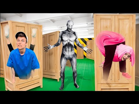 HIDE AND SEEK IN CLOSETS AGAINST MONSTERS !