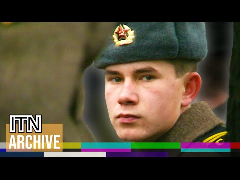 Collapse of the USSR - Raw Footage of Soviet Soldiers Receiving Food Aid (1991)