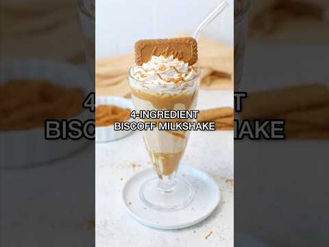 Easy 4-ingredient Biscoff Milkshake. Detailed recipe instructions on queensleeappetit.com #biscoff