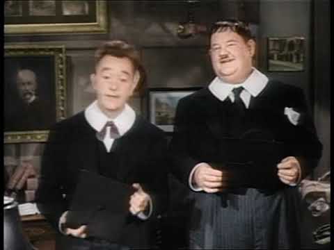 Laurel and Hardy - A Chump At Oxford (1940)
