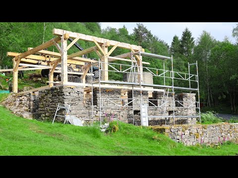 Rebuilding a 100 Year Old Barn Using Traditional Methods