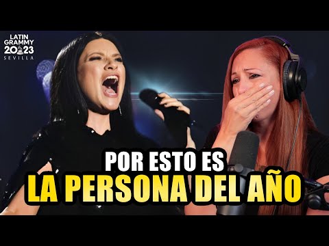 LAURA PAUSINI la ROMPE en los LATIN GRAMMY! Terminé llorando! | VOCAL COACH reaction & Analysis