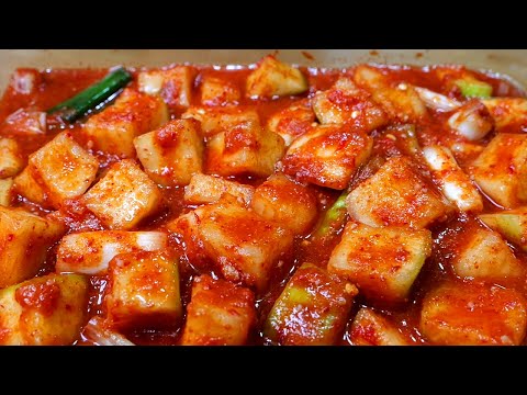 I'll tell you the secret recipe for Daebakjip's radish kimchi that can be refilled three times.
