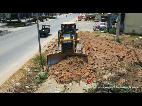 Amazing SHANTUI Bulldozer Pushing Soil With Hyundai 25TON, SHACMAN Trucks Pour soil on the sidewalk